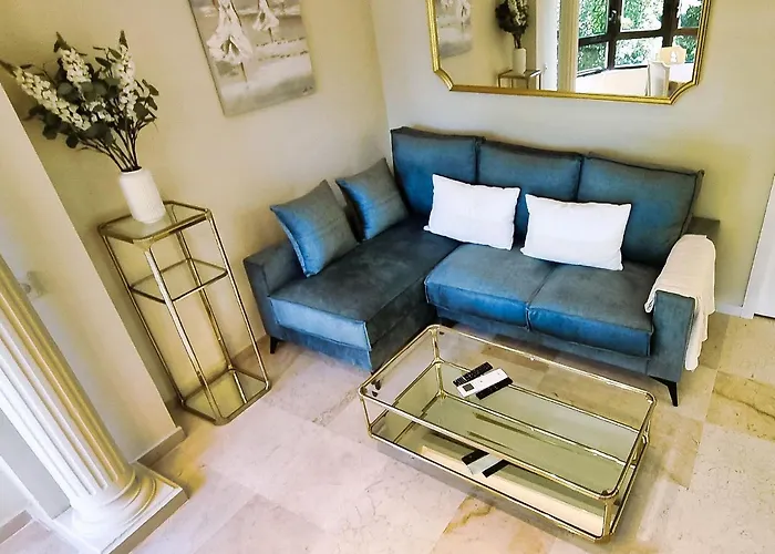 Spacious Renovated 1-Bedroom Apartment In Marbella Center With Free Parking
