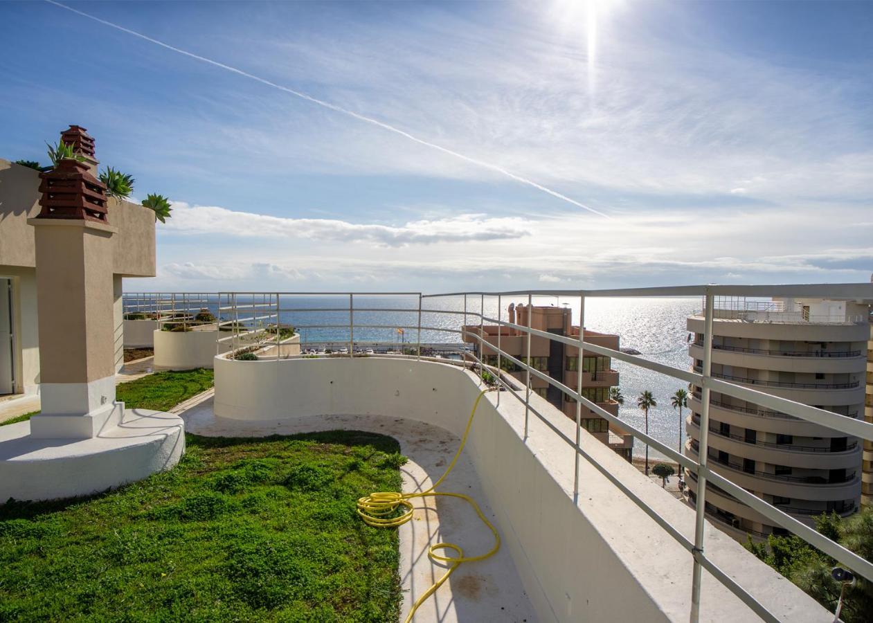 Spacious Renovated 1-bedroom In Center With Free Parking